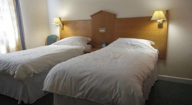 Hazelwood House Bed & Breakfast Bridgend  Bagian luar foto